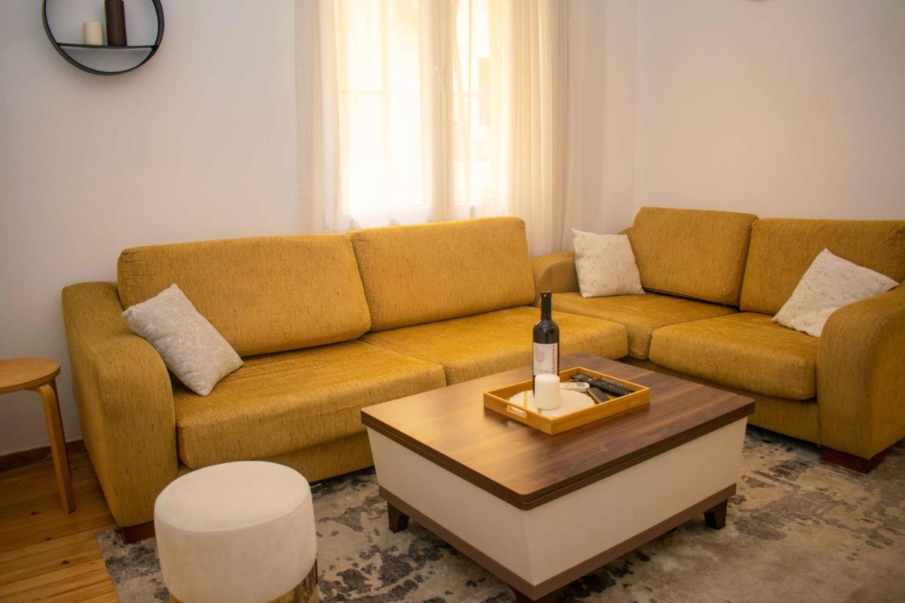 Center/navarinou Classical Style Apt-king Bed * Thessaloniki